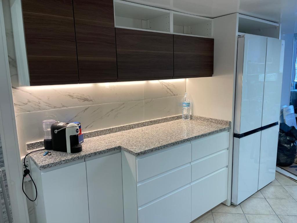 A cozinha ou kitchenette de Appartamenti Lago di Como
