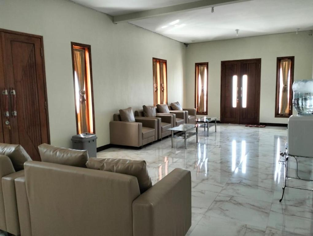 Posezení v ubytování Bromo Seruni Astungkara Homestay