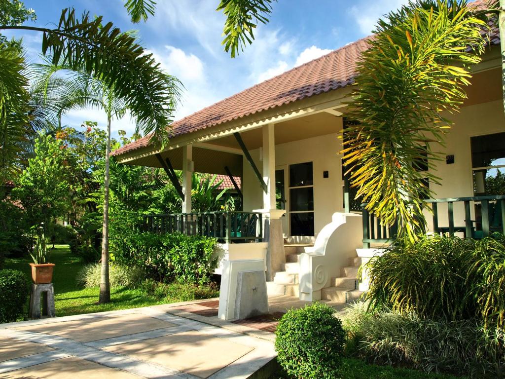 Zahrada ubytování Baan Khaolak Beach Resort