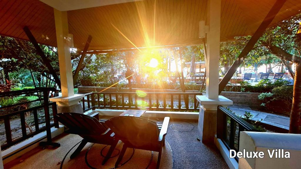 Balkón nebo terasa v ubytování Baan Khaolak Beach Resort