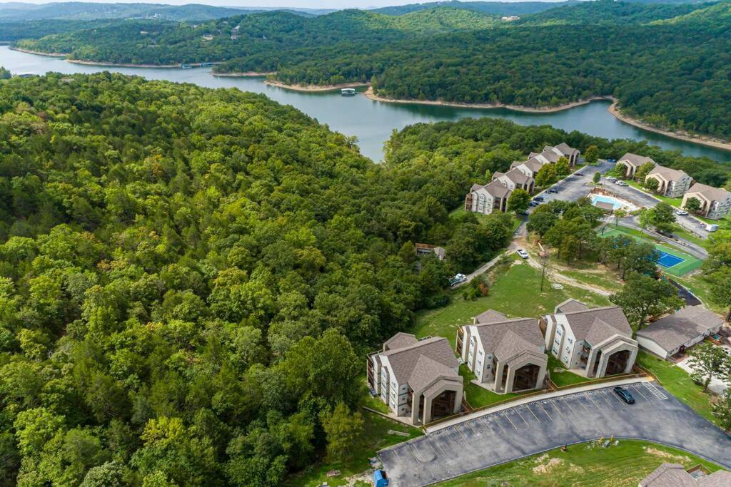 Cozy Lakeside Getaway - Outdoor Theater - Free Early Check-In- 4min to Silver Dollar City photo