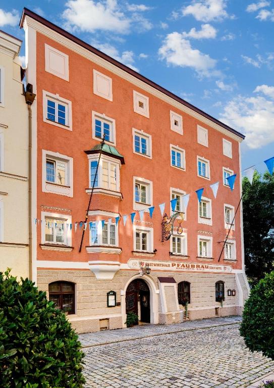 Budova, kde se hotel nachází