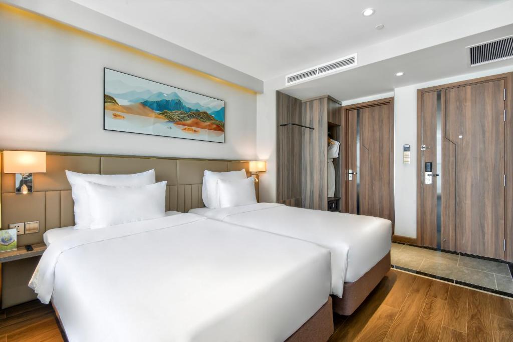 Phòng Senior Nhìn Một Phần Ra Biển