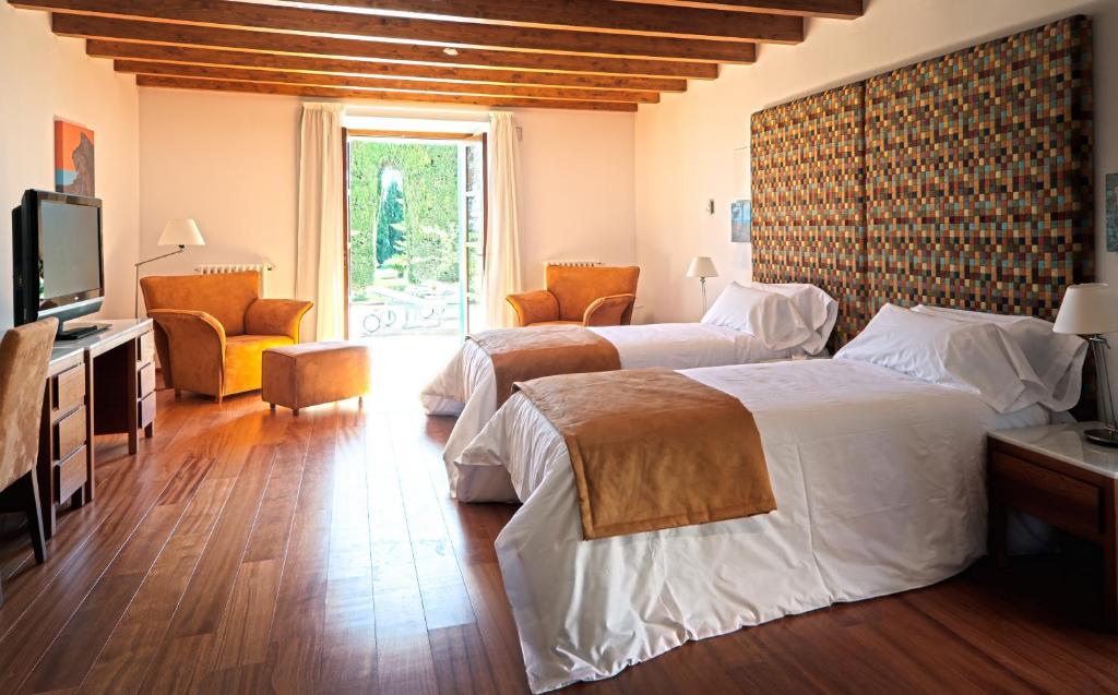 Postel nebo postele na pokoji v ubytování Sa Cabana Hotel & Spa - Adults Only