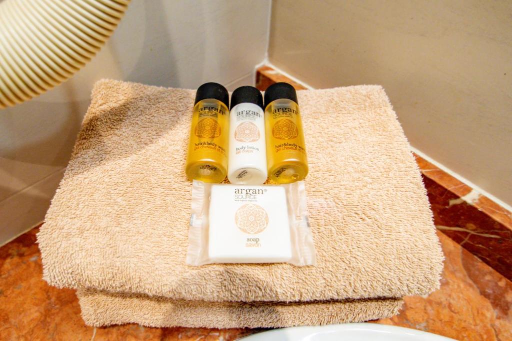 Hôtel Parisien - Resim 12