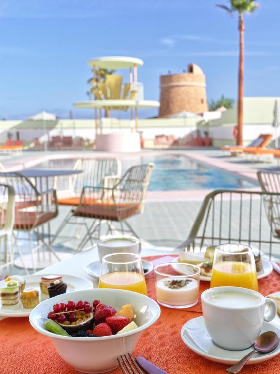 Grand Paradiso Ibiza - Adults Only, San Antonio Bay – Updated ...