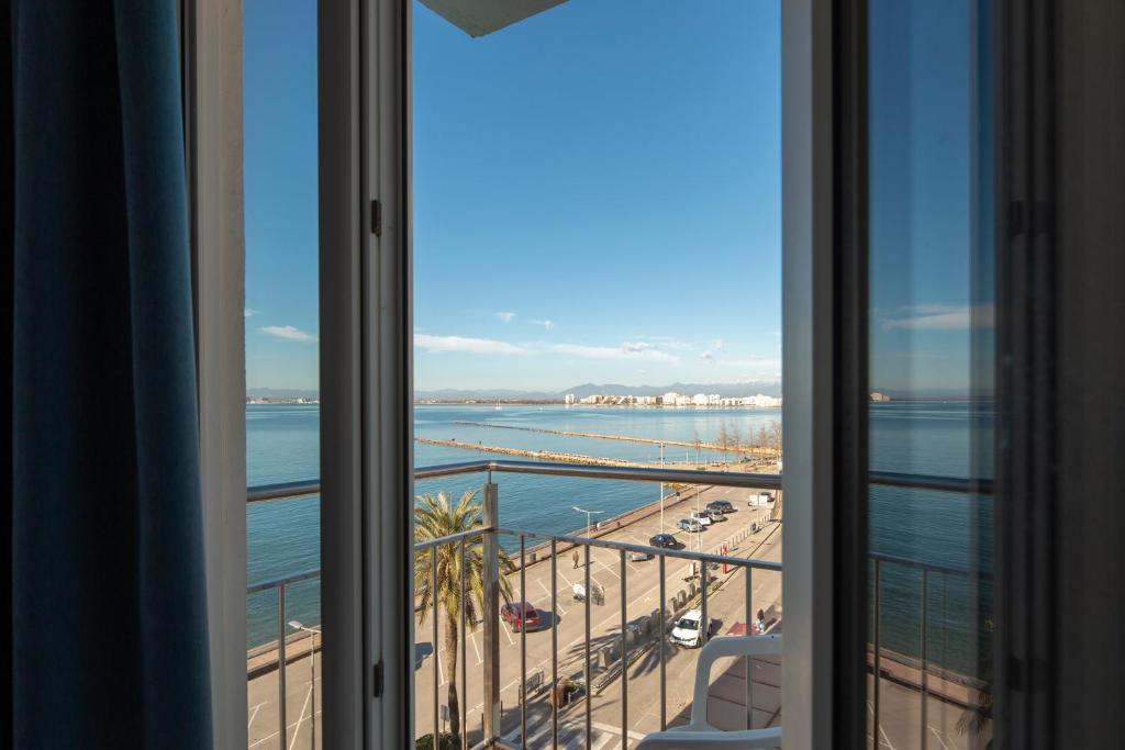 Hotel Risech - Double Or Twin Room With Sea View