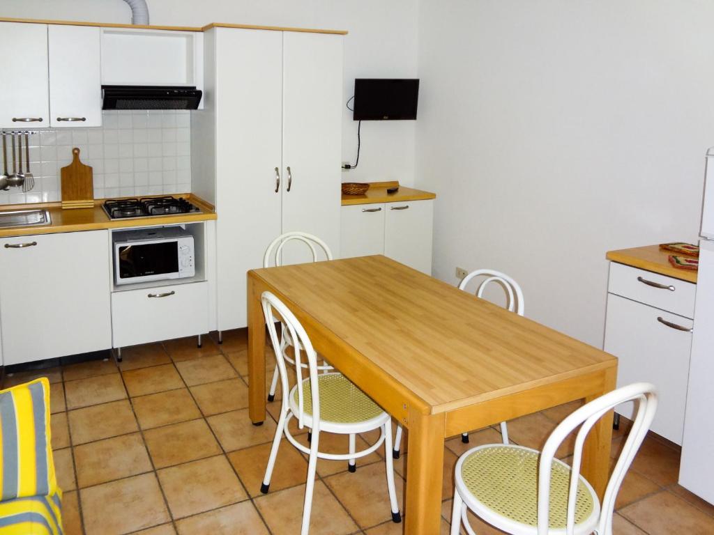 Kuchyň nebo kuchyňský kout v ubytování Residence Le Mimose