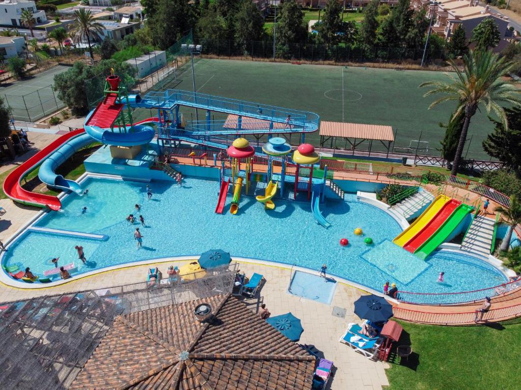 Piscina en o cerca de Alfagar Alto da Colina