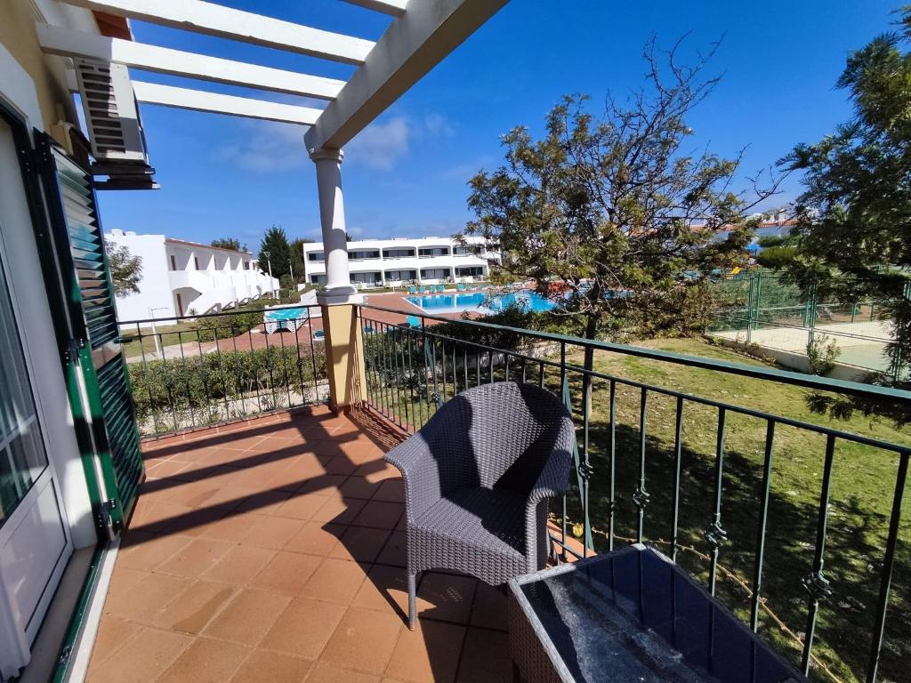 رزرو هتل و هاستل، 1D Areias de Porches, Pool & A/C - Casas & Papéis