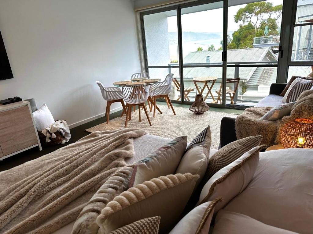 Lorne World - Studio - Greek Islands