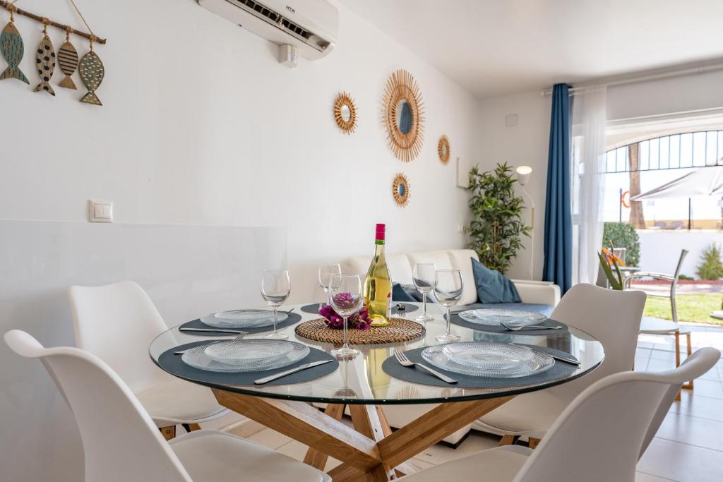 Posedenie v ubytovaní Sea Front Beach House Macarena D