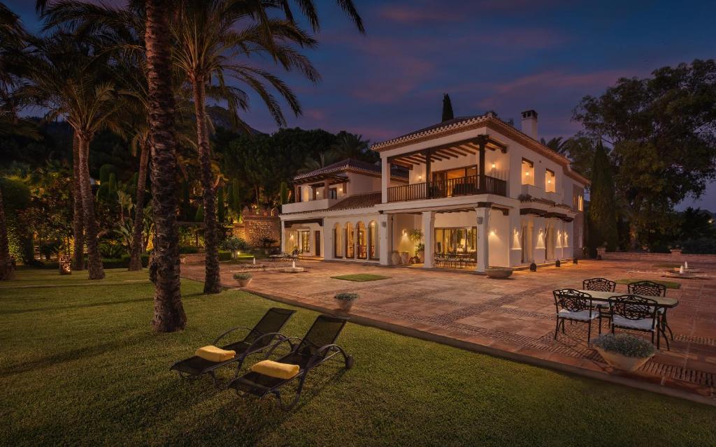 Zahrada ubytování Cubo's Mountain Bayview Luxury Villa
