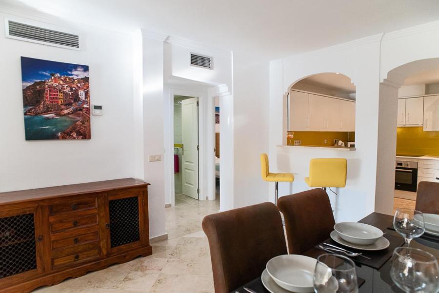 Kuchyň nebo kuchyňský kout v ubytování Sunset apartment, front line Mijas Golf