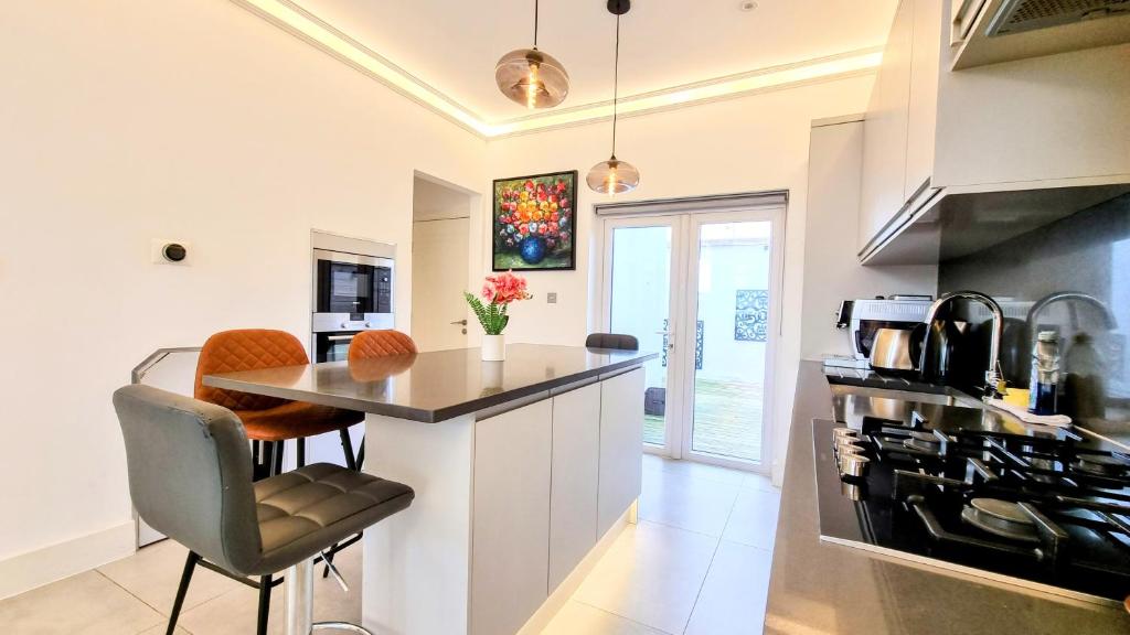 Surbiton Luxury Garden House 19, Surbiton (updated prices 2024)