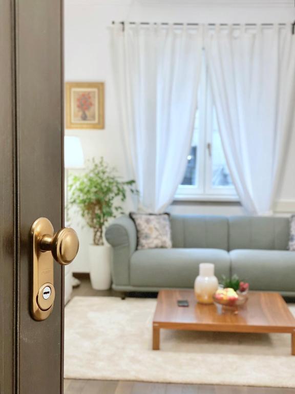 Vintage Top Centre Apartment