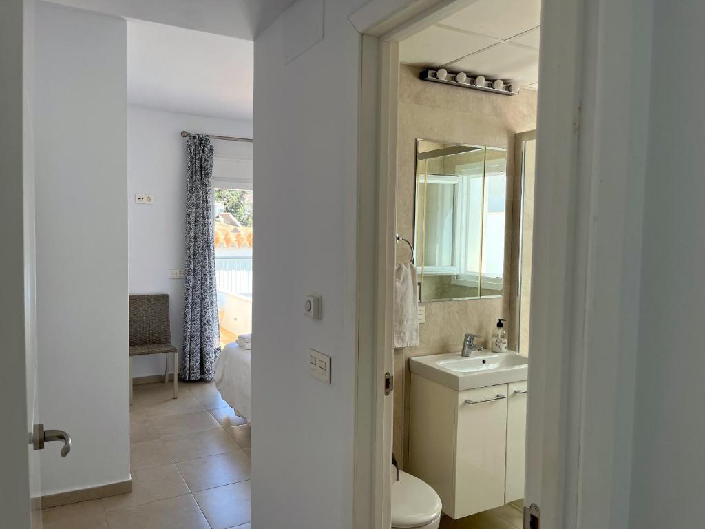 Kúpeľňa v ubytovaní Nerja Paradise Rentals - Villa Zafiro