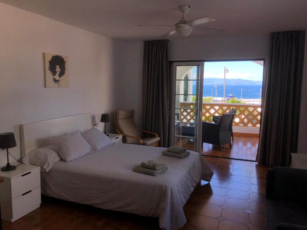 Posteľ alebo postele v izbe v ubytovaní Studio Sunset, sea view, Costa Adeje