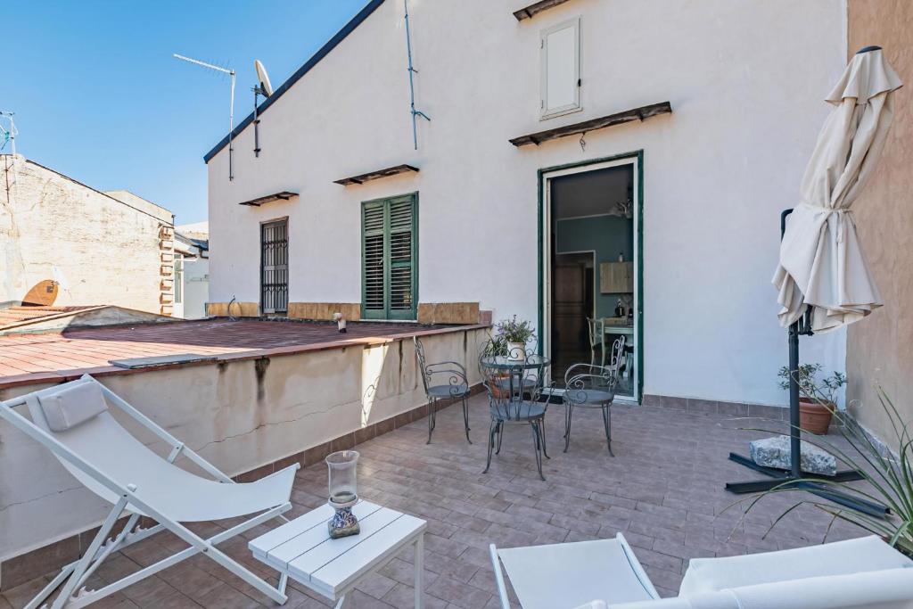 Botanical Gardens and Villa Giulia Lovely Apartments - One-Bedroom Apartment