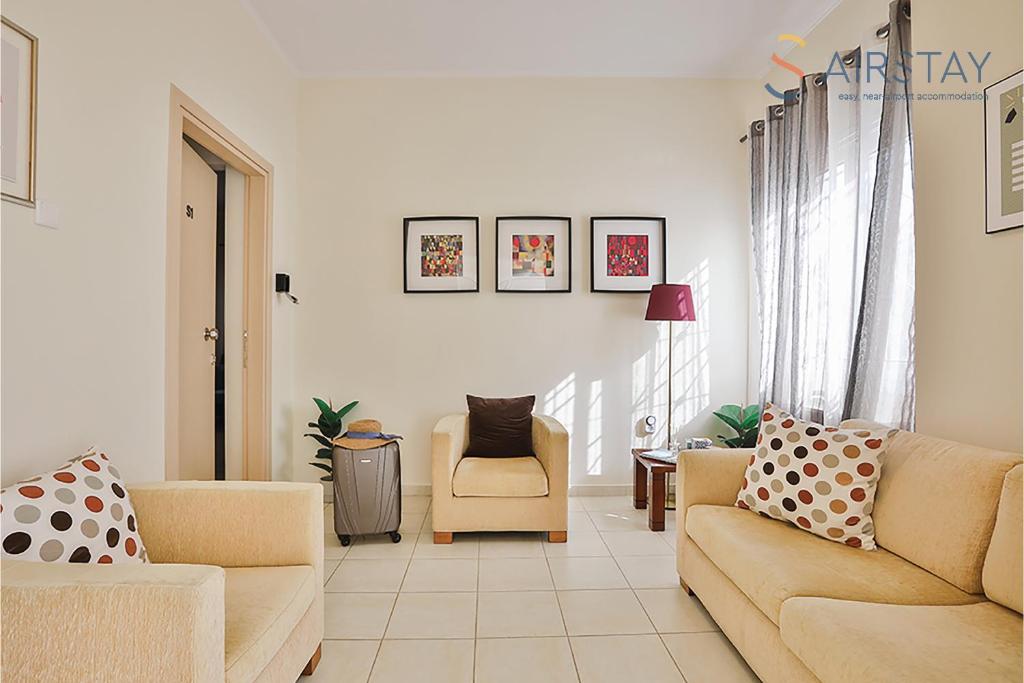 Posezení v ubytování Nautilus Apartments Airport by Airstay