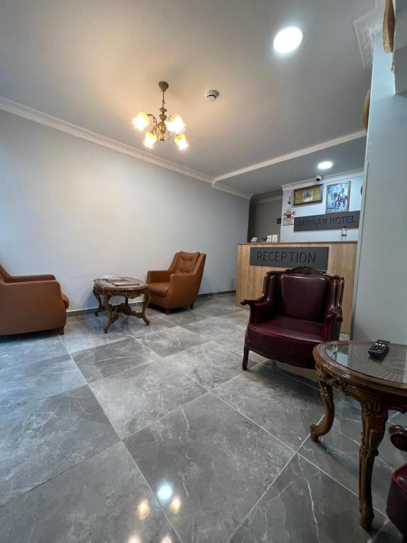 Posezení v ubytování MİRHAN HOTEL