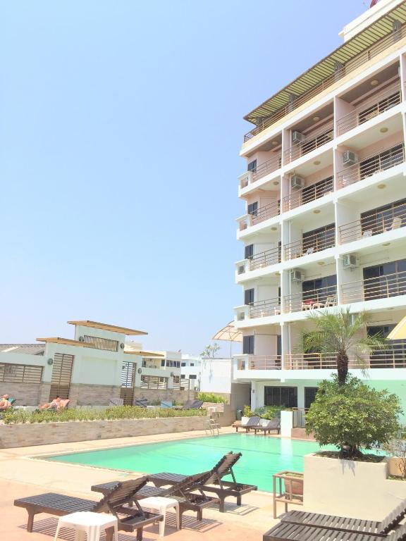 Bazén v ubytování Tanawit Hotel & Spa nebo v jeho okolí