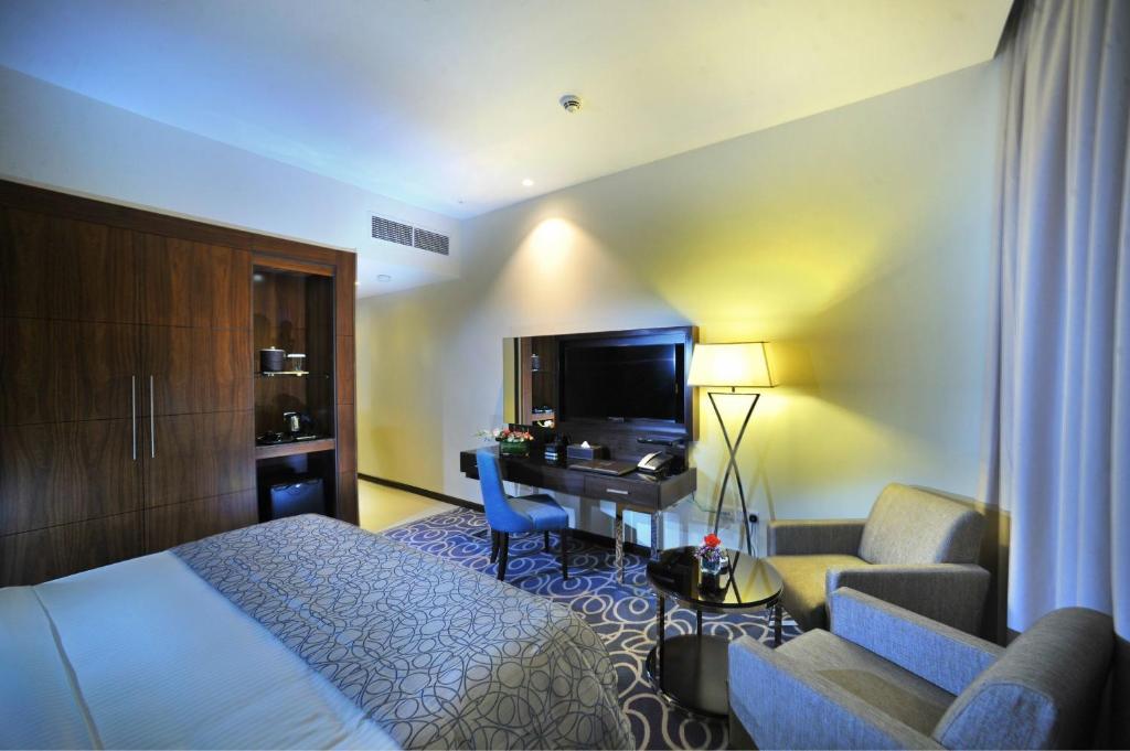 Ramada Abu Dhabi Corniche - 带双人床的套房