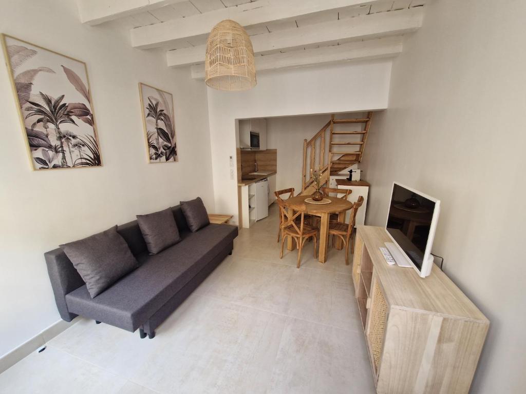 Zdjęcie z galerii obiektu Jolie petite maison de ville dans le centre ancien w mieście Arles