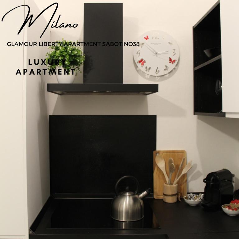 Zdjęcie z galerii obiektu Glamour Liberty Apartment Sabotino38 w Mediolanie