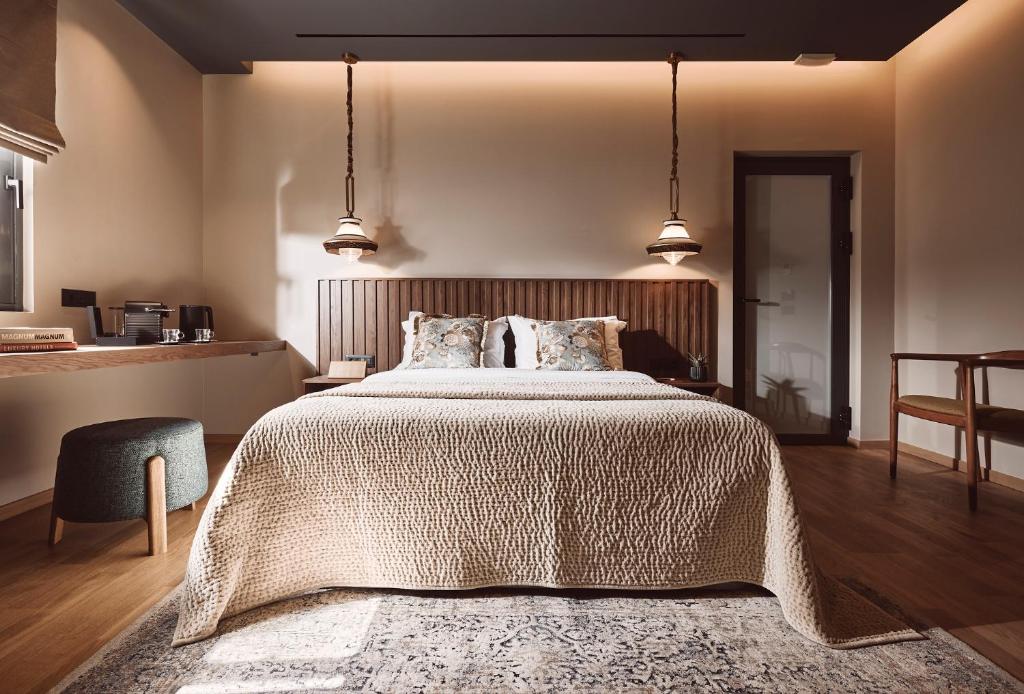 
Deluxe Double Room with Side Sea View
