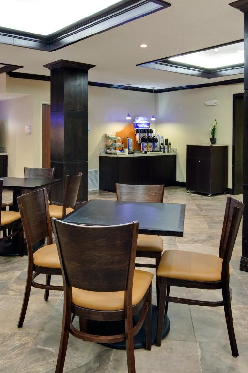 Holiday Inn Express Hotel & Suites Albuquerque Airport by IHG photo