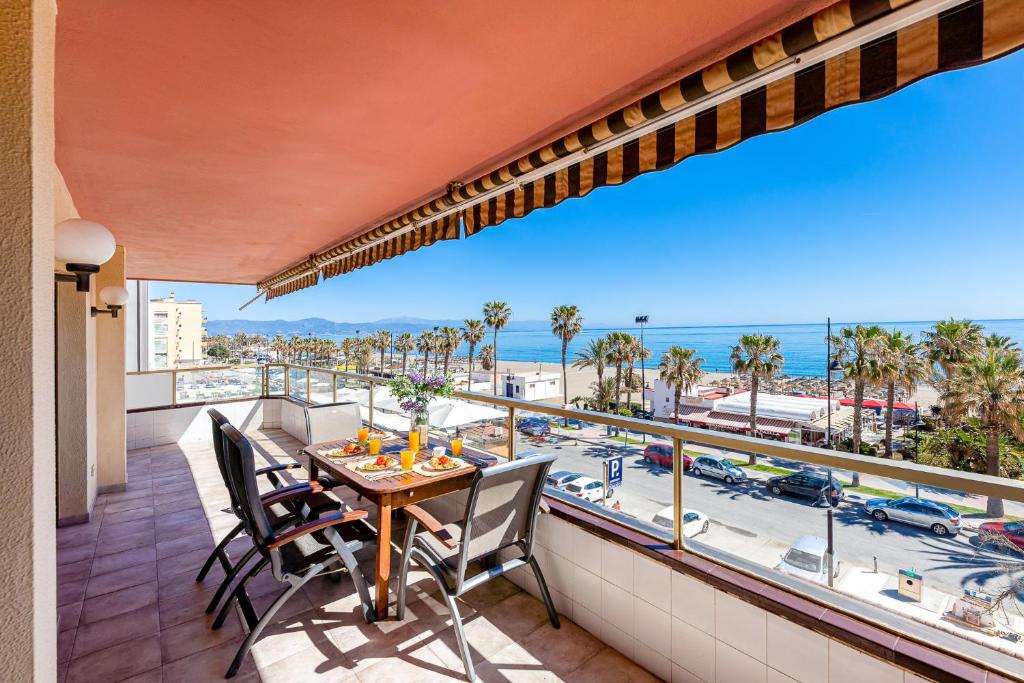 Balkón alebo terasa v ubytovaní 797 HOLIDAY RENTALS - Amplio piso con terraza en primera línea de playa