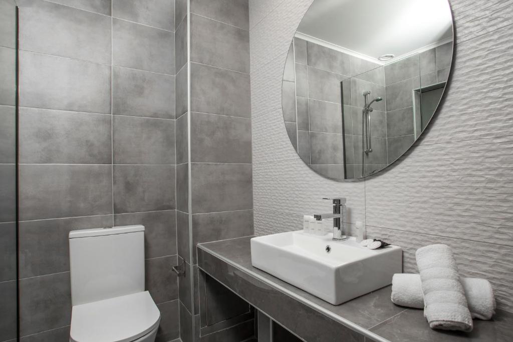 Kúpeľňa v ubytovaní FRESH HOTEL FALIRAKI