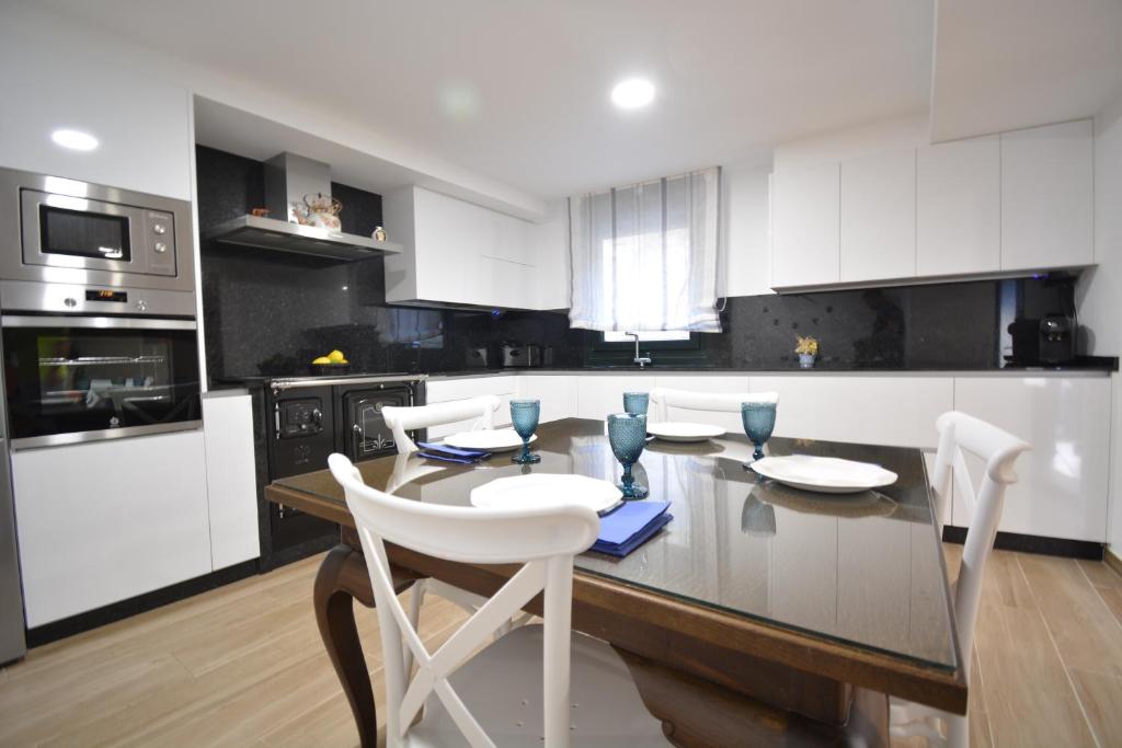 Kuchyň nebo kuchyňský kout v ubytování GALIHOST - A Casa das Barreiras