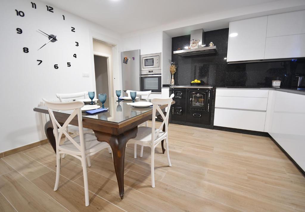 Kuchyň nebo kuchyňský kout v ubytování GALIHOST - A Casa das Barreiras
