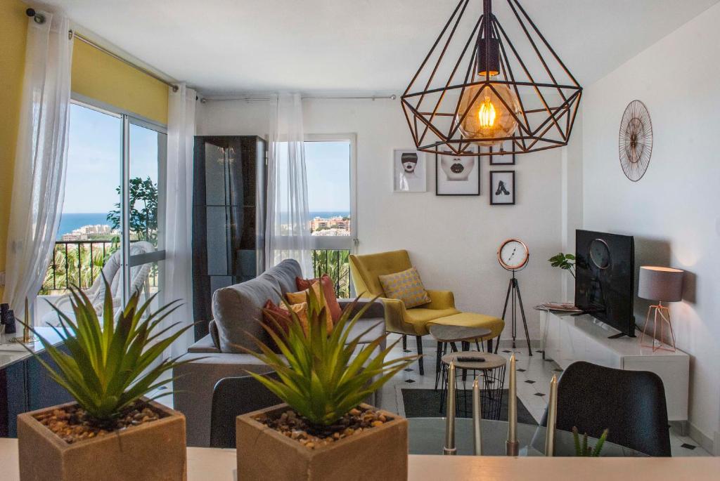 Televízia a/alebo spoločenská miestnosť v ubytovaní Seaside apartment in Riviera del Sol by Costarentals - Ref 75
