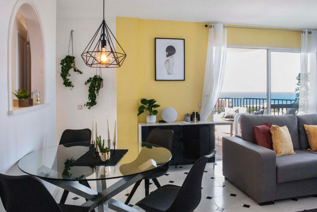 Posedenie v ubytovaní Seaside apartment in Riviera del Sol by Costarentals - Ref 75