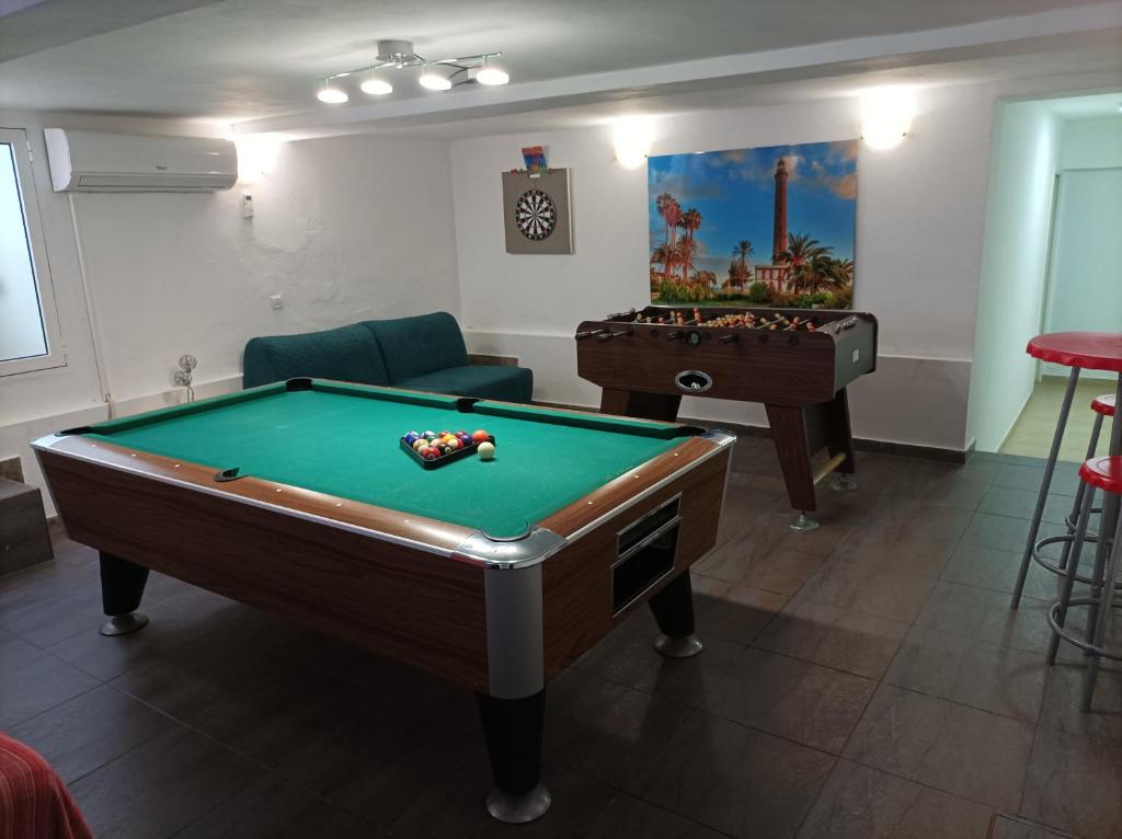 Biliár nebo kulečník v ubytování La Villa Calypso - Vivienda Vacacional con Piscina Privada