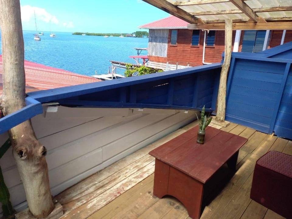 En balkong eller terrasse på Elba House