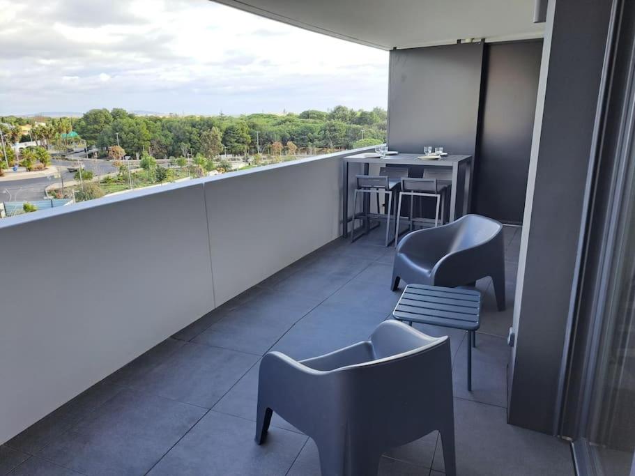 Balkon lub taras w obiekcie Appart de standing, 4 pers, clim, parking, Iconic