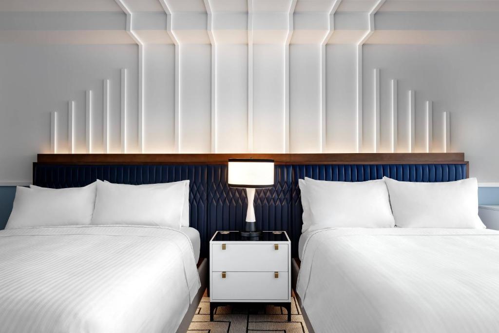 Cadillac Hotel & Beach Club, Autograph Collection - Queen Room With 2 Queen Beds - Oceanfront