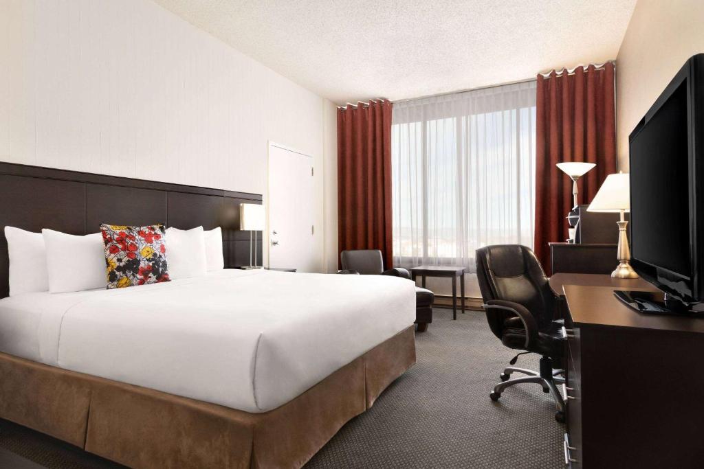 Travelodge by Wyndham Quebec City Hotel & Convention Centre - Resim 10