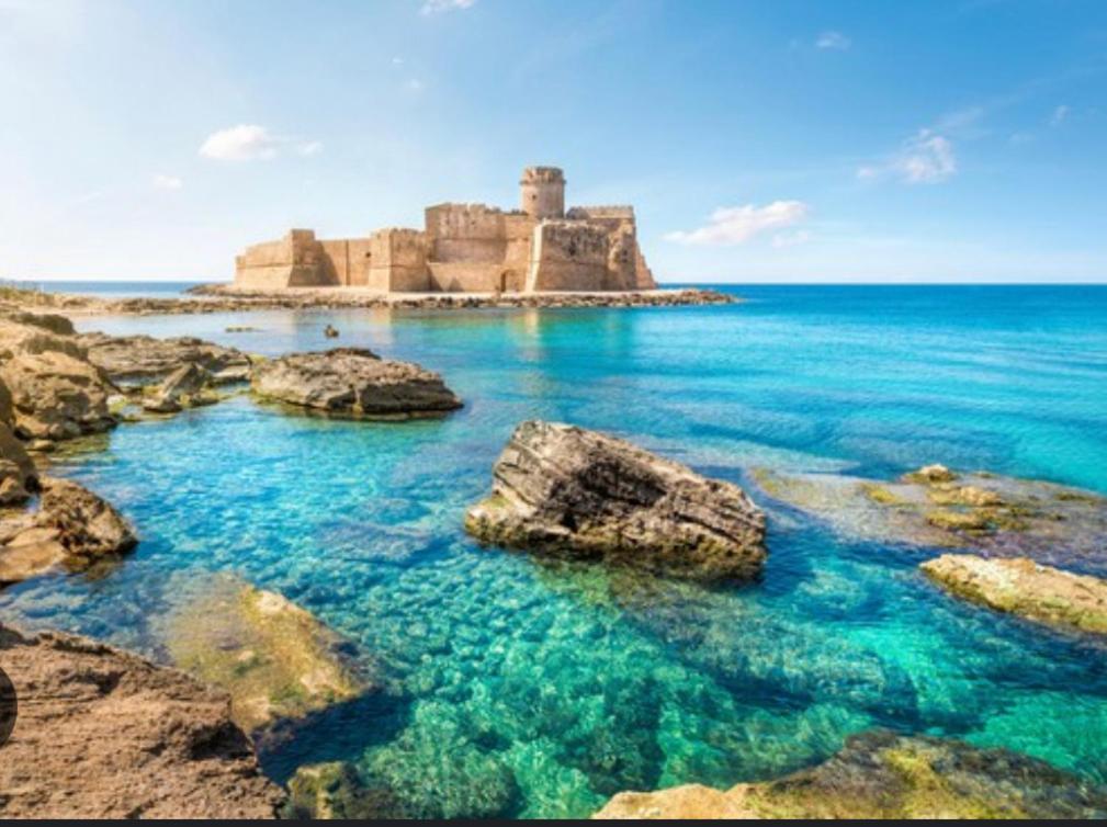 Un castello in mezzo all'oceano di Tiramisù a Casa Francesi