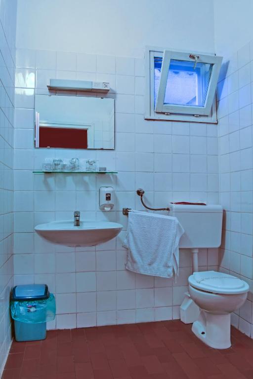 Koupelna v ubytování Hotel Art