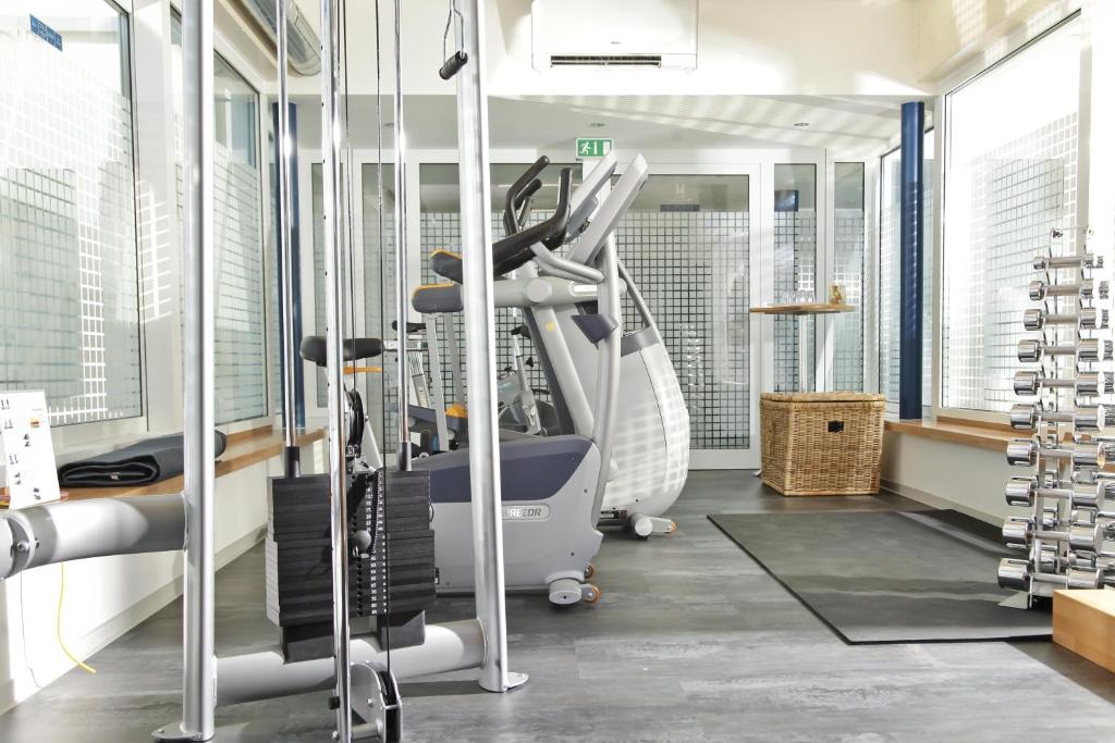 Fitness centrum a/nebo fitness zařízení v ubytování Hotel Watthalden