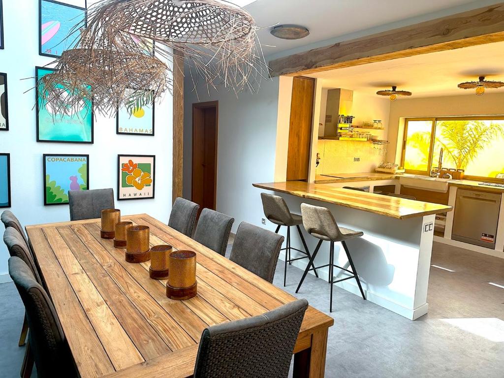 A seating area at Cloud Tropical - Piscina climatizada - Gym Privado