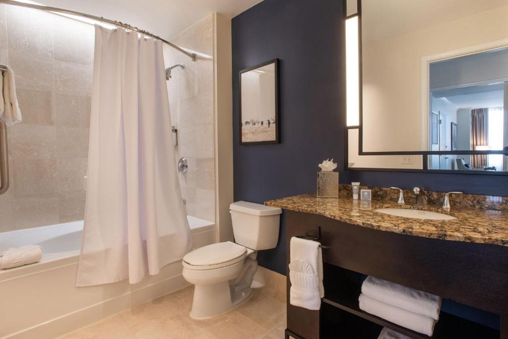 Magnolia Hotel Houston, a Tribute Portfolio Hotel - Suite, 1 Slaapkamer Junior Suite, 1 Koning, Geen Uitzicht, Middenvloer
