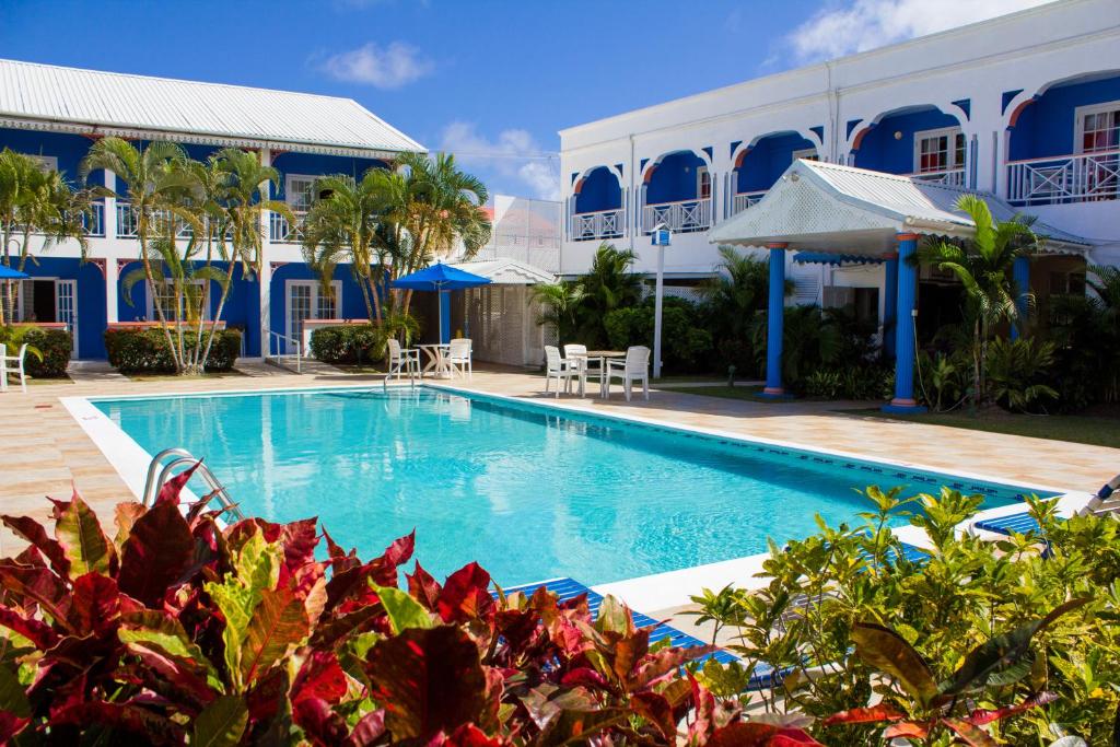 Piscina di Bay Gardens Inn o nelle vicinanze