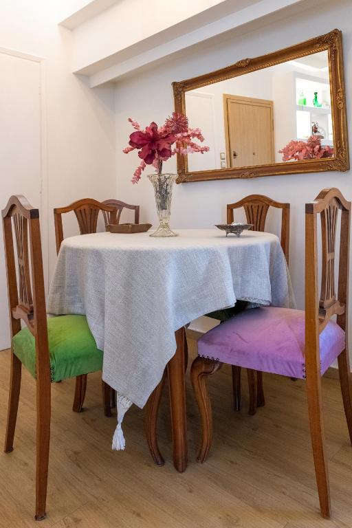 Zdjęcie z galerii obiektu Vintage Boutique Penthouse w Pireusie