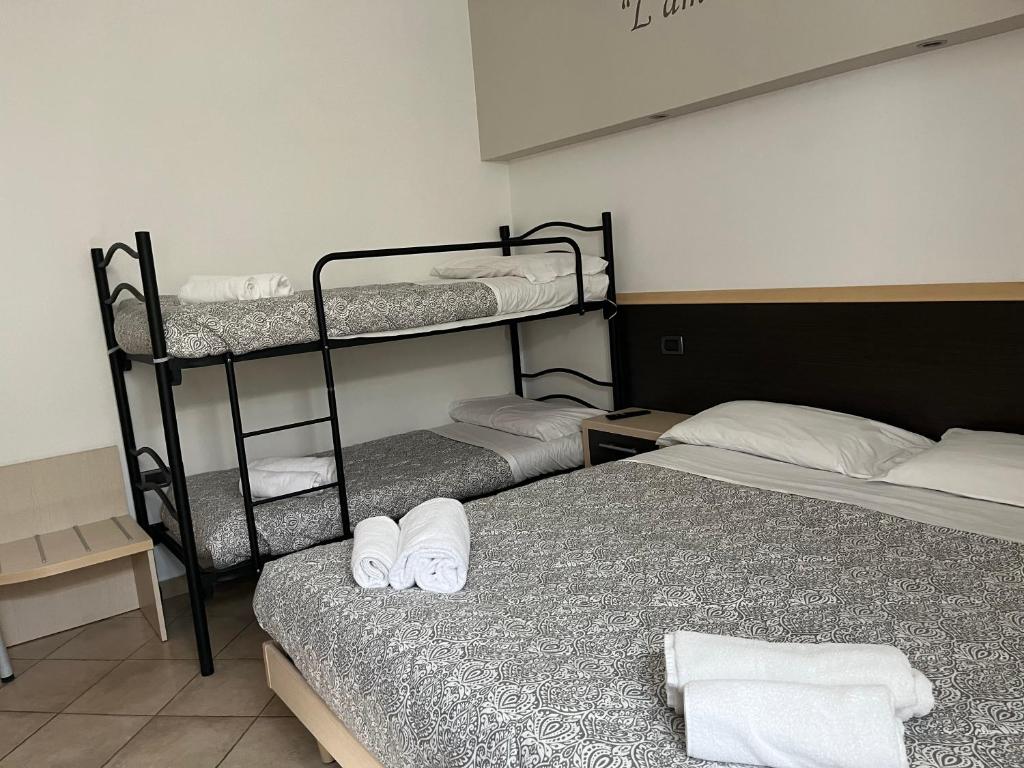 Cascina Graziosa - Chambre Quadruple Avec Salle De Bains Privative